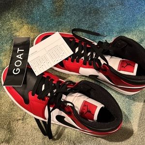 Jordan 1 Chicago Mid Black Toe